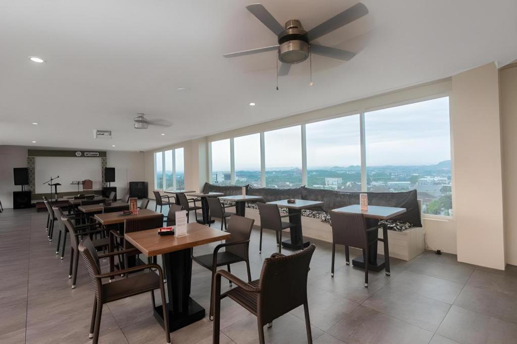 Java Lotus Hotel Jembel Dış mekan fotoğraf